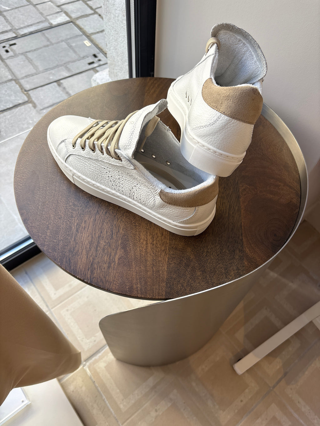 Sneakers V2
