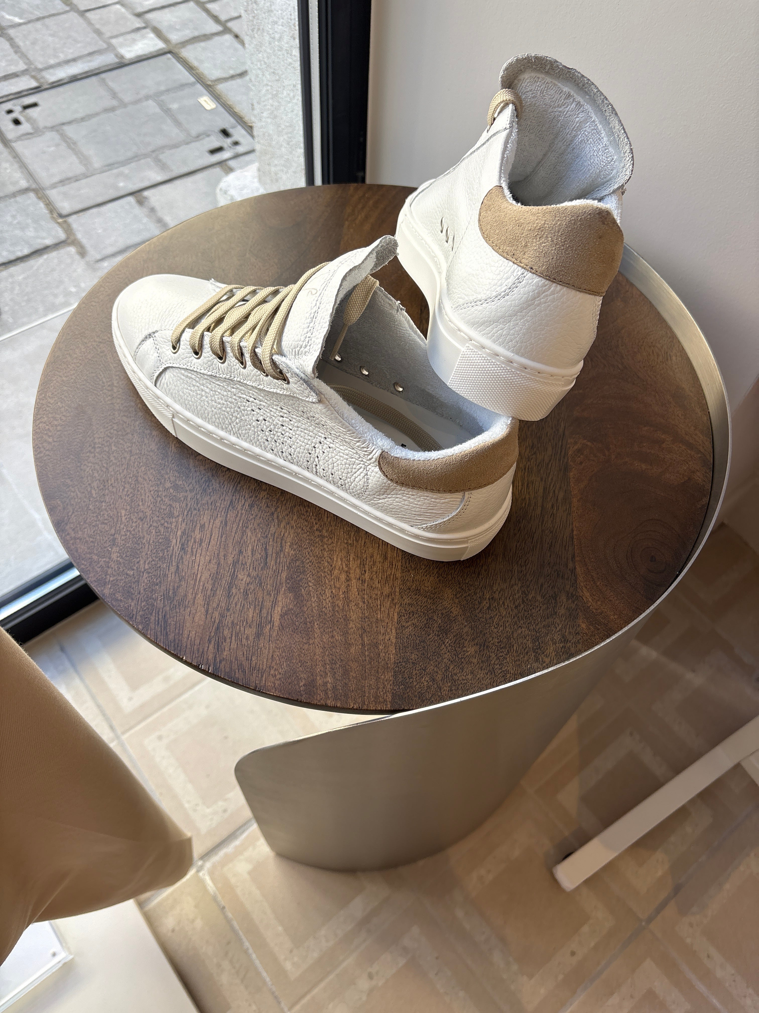 Sneakers V2