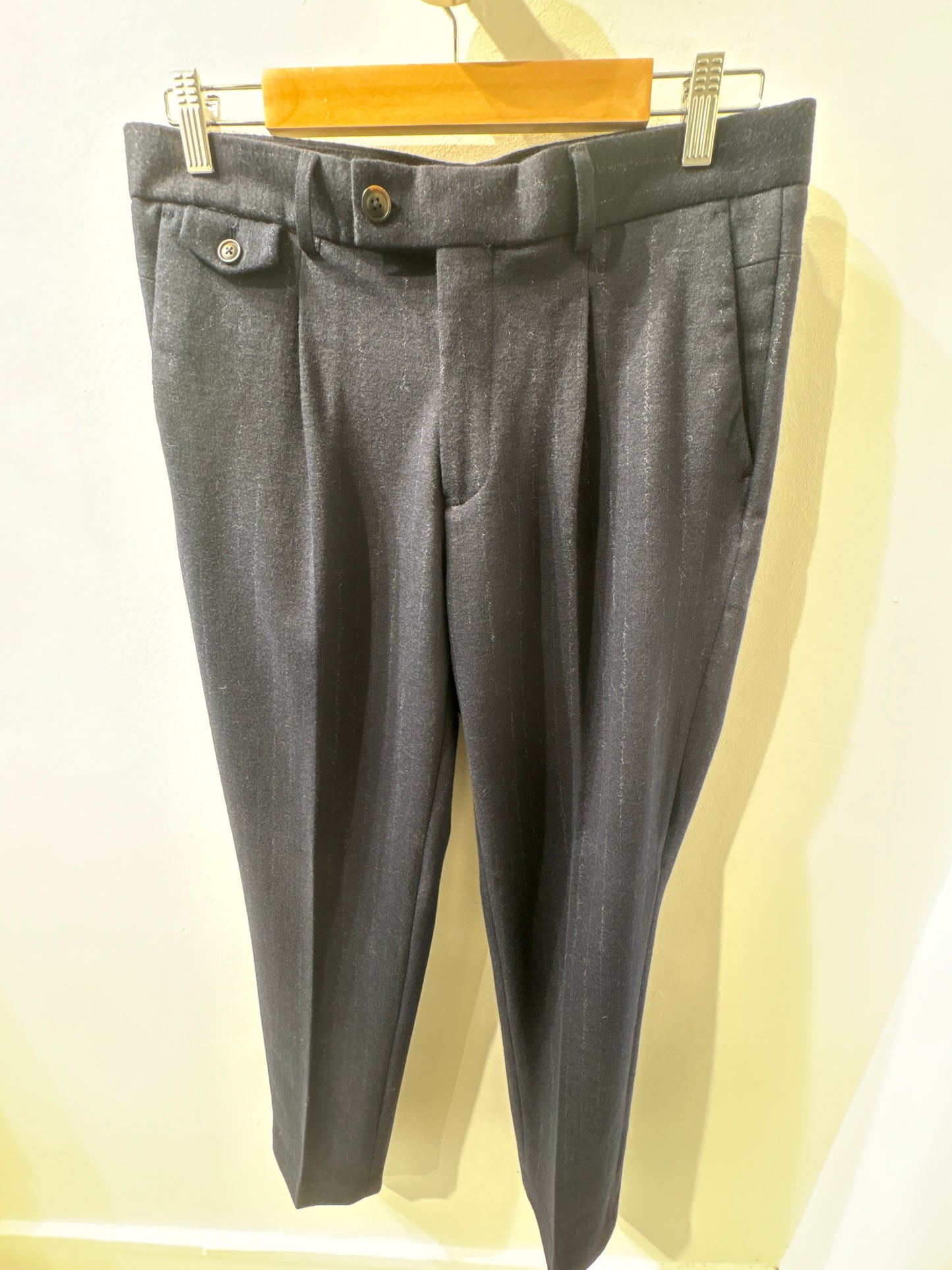 Pantalon de costume marine rayure tennis